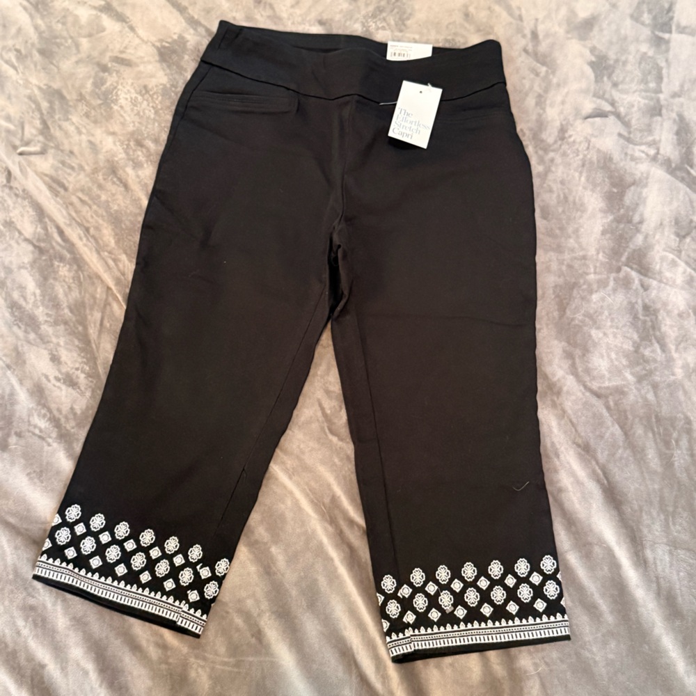 NWT Black Cropped Pants with White Embroidery 8